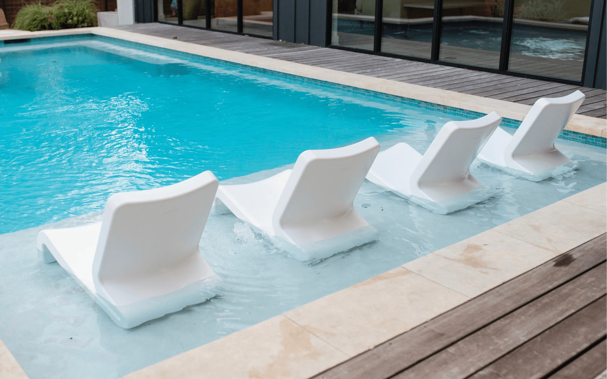 Line Lounge Chair - Image 11